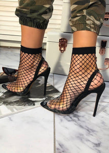 Essential Fishnet Socks